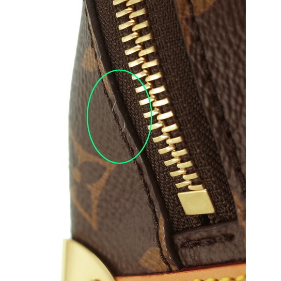 Louis Vuitton Monogram Side Trunk Bag - Picture 7 of 9